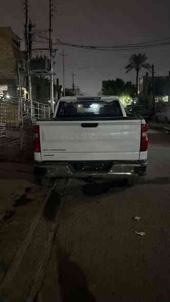 السلام عليكم سلفرادو 2024 مصبوغه عام محرك 8 سلندروماشيا 8 الف  ورايدها 19500$وىي استفسار ***********  وتساب
