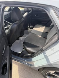 النتره 2022 لون اسمنتي فول لمتد واحد عله واحد عدا الكشنات مو جلد ومدوش...