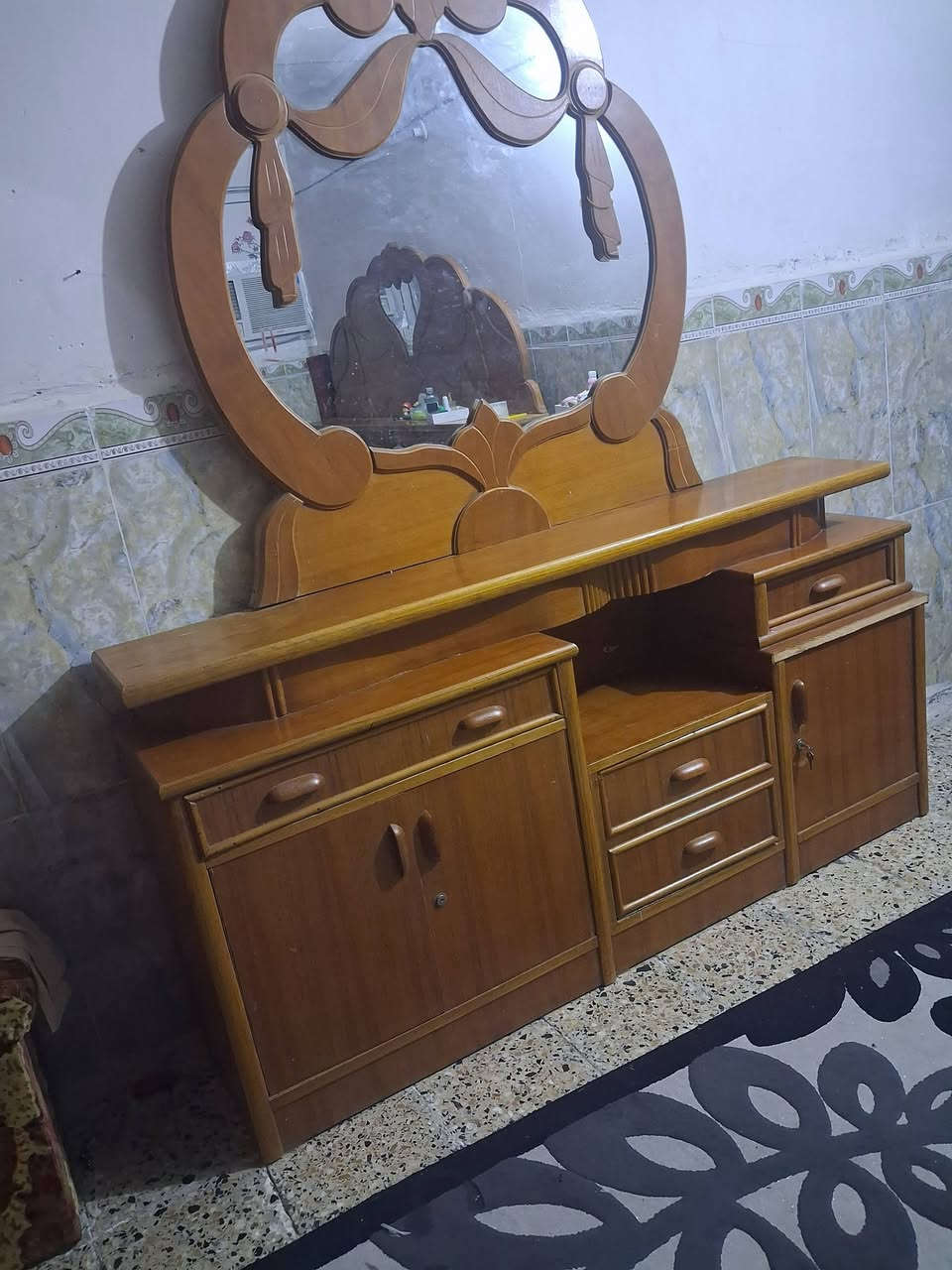 غرفة نوم لبيع  التفاصيل على هذا الرقم ***********
