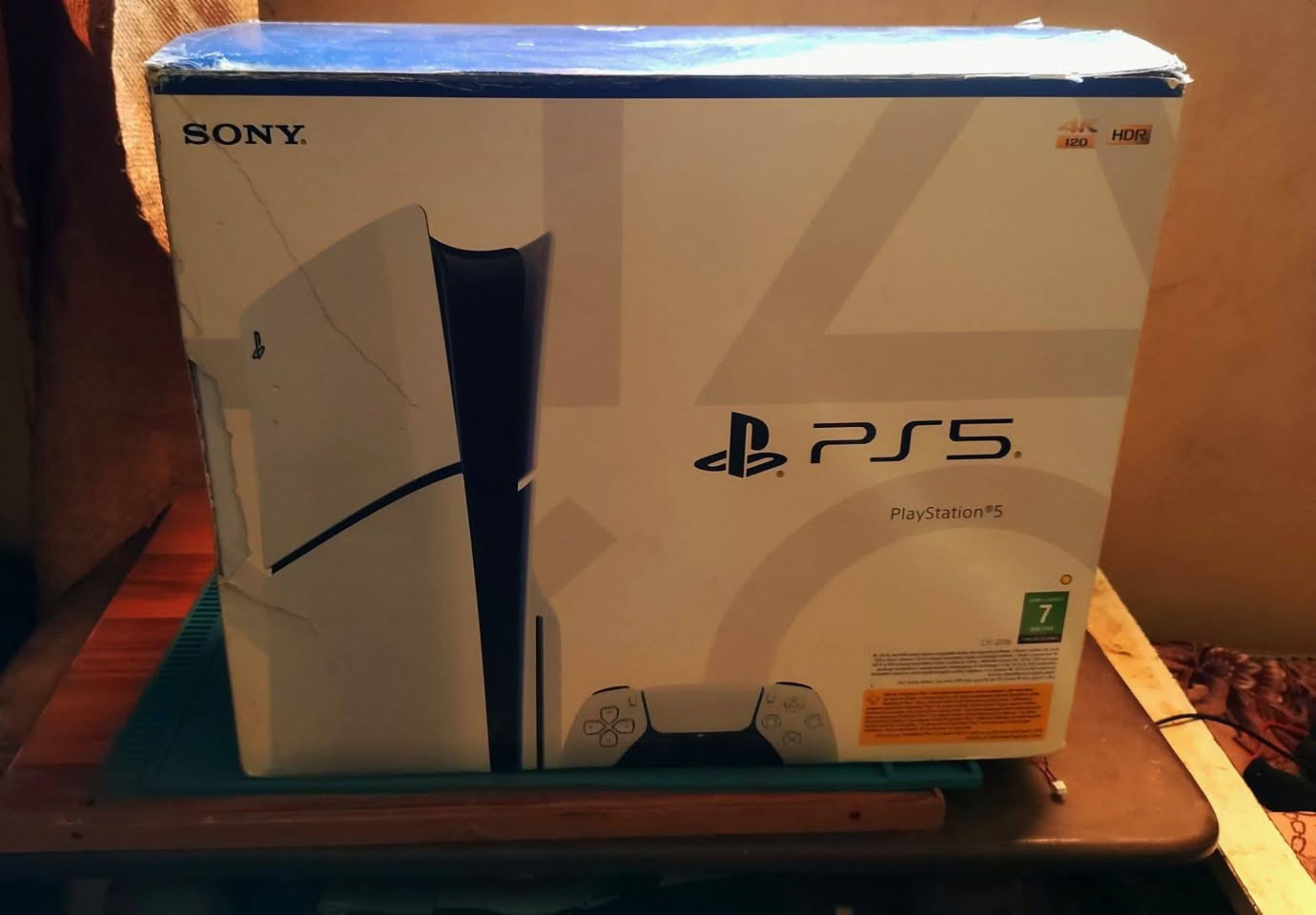 🎮 للبيع بلايستيشن 5 سليم (PS5 Slim)
- استخدام قليل جدًا وحالته ممتازة.
- مع يد تحكم (Joystick) إضافية.
- مع ستاند للبلايستيشن.
- الأقراص:
  - PES 2021
  - PES 2018
  - PES 2015
  - FIFA 20
  - FIFA 18
- بالإضافة إلى حساب فيه EA SPORTS FC 26.

💰 السعر: 775 ألف دينار عراقي، ويوجد مجال بسيط بالسعر للجادين.

📞 للاستفسار والتواصل:
***********
ملاحظة توصيل ماعندي مكاني الانبار القائم
