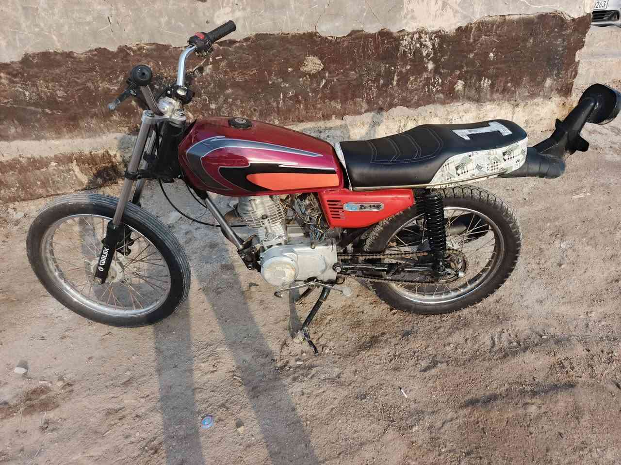 دراجه نامه للبيع دراجه نضيفه عوزه شغلات بسيطه الدراجه كلك السعر 300 ***********
