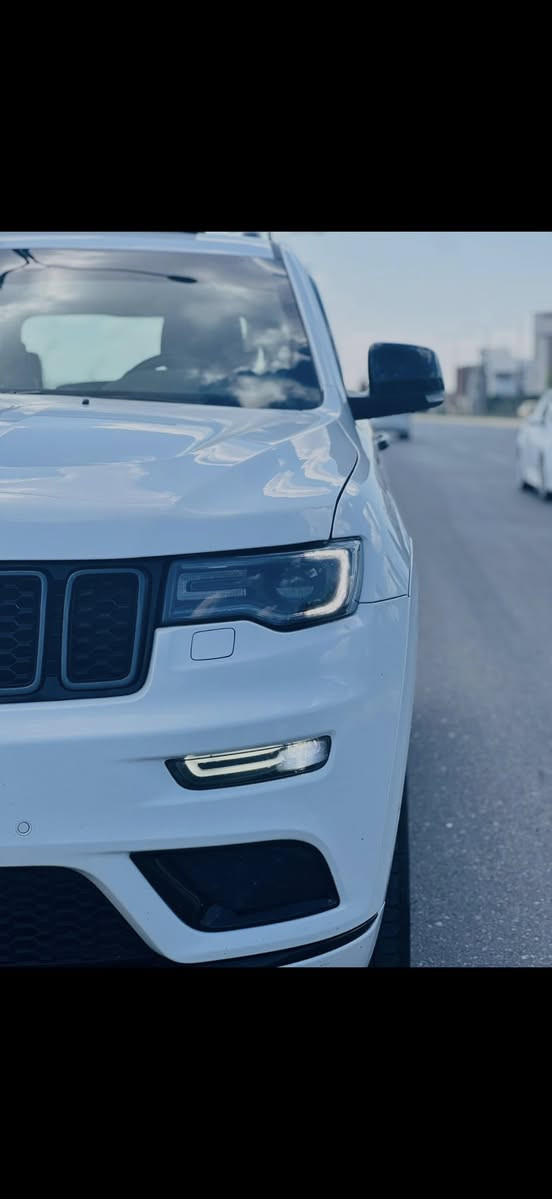 سلام عليكم جيب 2021. S فول مواصفات عدا الرادار الأمامي فقط مكفوله فقط كارتين بل باب السايق  مكاني الفلوجه رقم أربيل باسمي تحويل ثاني يوم محرك مبدل 14 
سعر 31.000 $

مراوس كورله 2025 هايبرد فقط
***********
