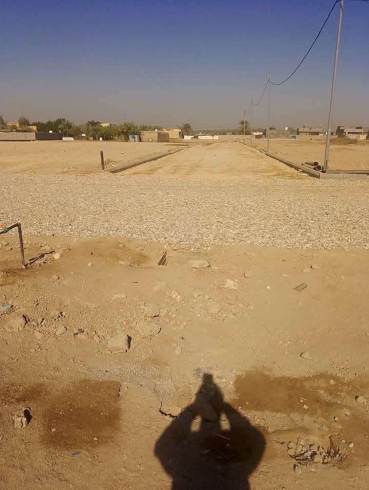 السلام عليكم.قطعة ارض للبيع..منطقة..حي العهد سند25
خدمات كاملة.للامانه.. القطعة للي يرد ياخذها ميخسر لان كلشي متوفر ماء كهرباء مجاري والتبليط عالابواب ان شاء الله..مميزه شارعها عرضه12متر..مساحته216..بس مثاليه..والخلفات يعرفون شحچي..لان عرضها8متر..ونزالها27 
للتواصل..الاتصال...***********
