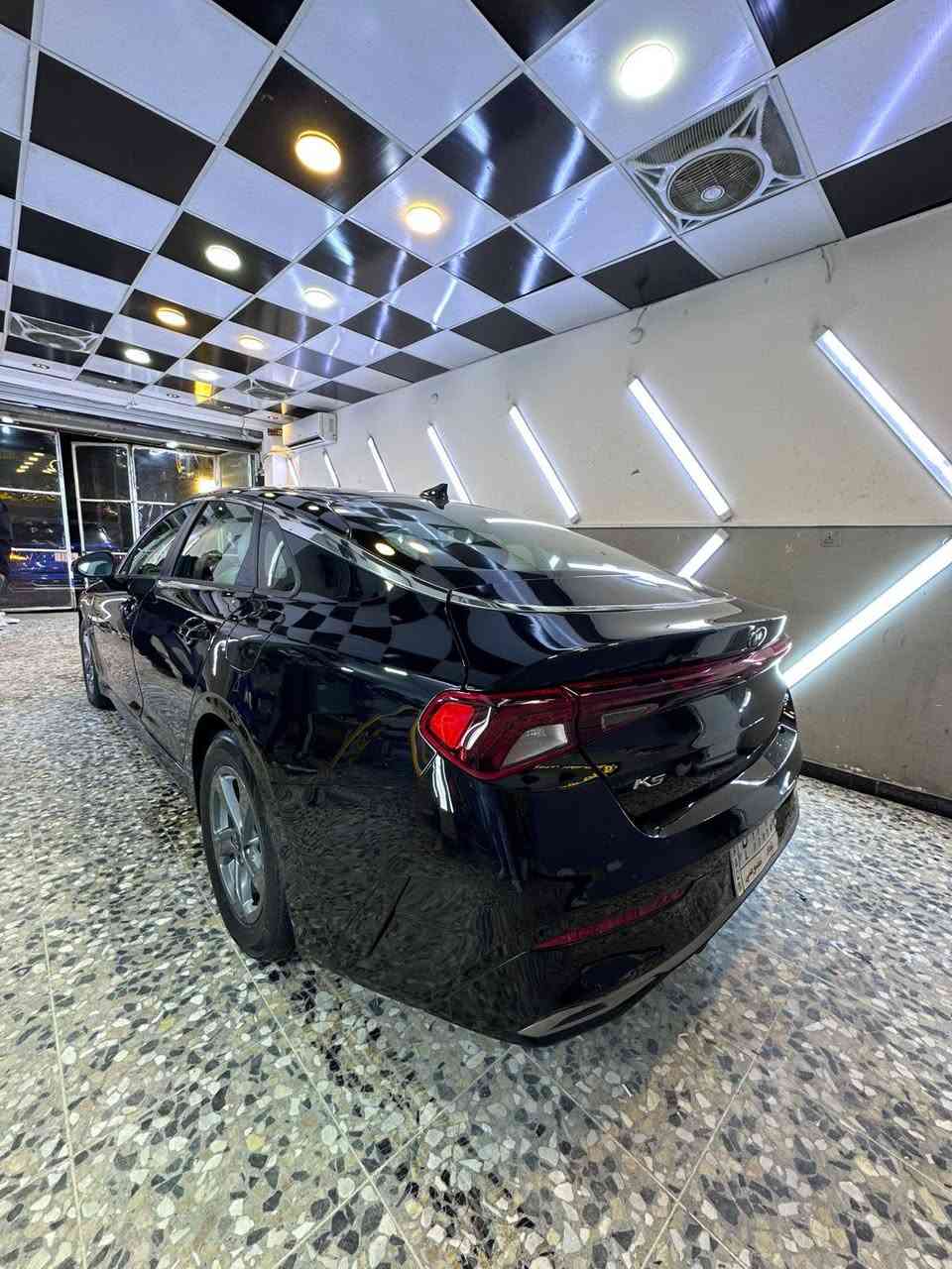 السلام عليكم ورحمة الله وبركاته..
K5 /2021 حره ماشيه 80
جاملغ وباب وبيها الدوسه مصلحه كما مؤشر في الصوره 

مكانها /كربلاء 
السعر النهائي /١٣٥ واعرف ماكو انسب منها 
رقم الهاتف/***********
