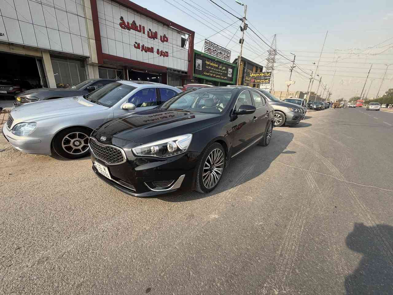 السلام عليكم كيا كادنزا 2014 بيها 3 قطع صبغ ماشيه 98الف ميل اعلى فئه فول مواصفات للاخير سعرها 12 ونص وبيها مجال 
*********** غير متواجد على الفيس اتصال
