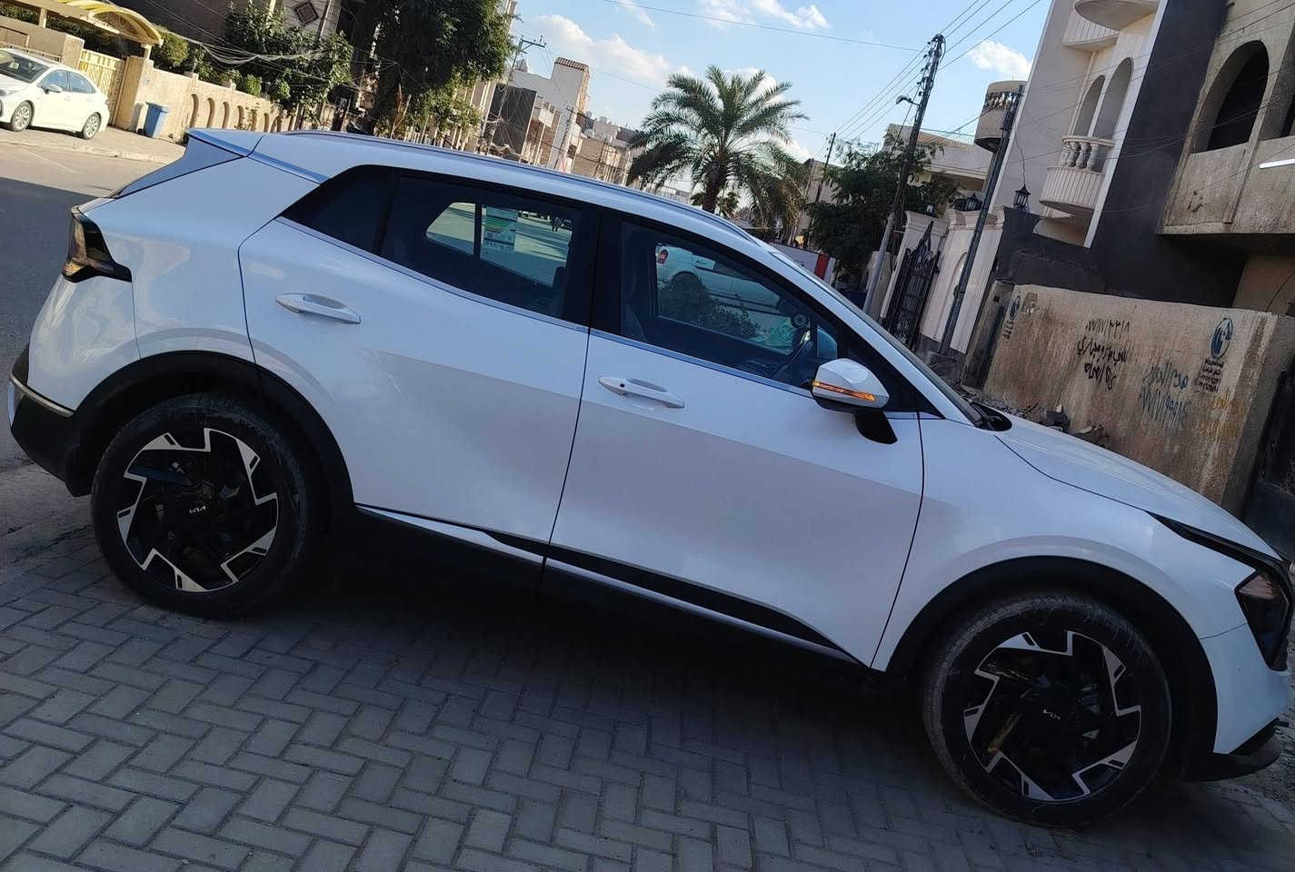 السلام عليكم سبورتج٢٥ خليجي الدولية جديدة فول قمارة حديد مكفولة حتى من الرصعة والشخط بغداد باسمي مواصفاتها كراسي كهرباء +رادار نقطة عمياء+صندوق كهرباء+بصمتين+تشغيل عن بعد+تبريد بيانو قطعتين +تدفئة بالمقاعد والستيرن+لد امامي انارة  ماشية ٩٠٠٠ كم  مكانها بغداد/السيدية سعرها ٢٤٣ ورقة  للتواصل ***********/***********
