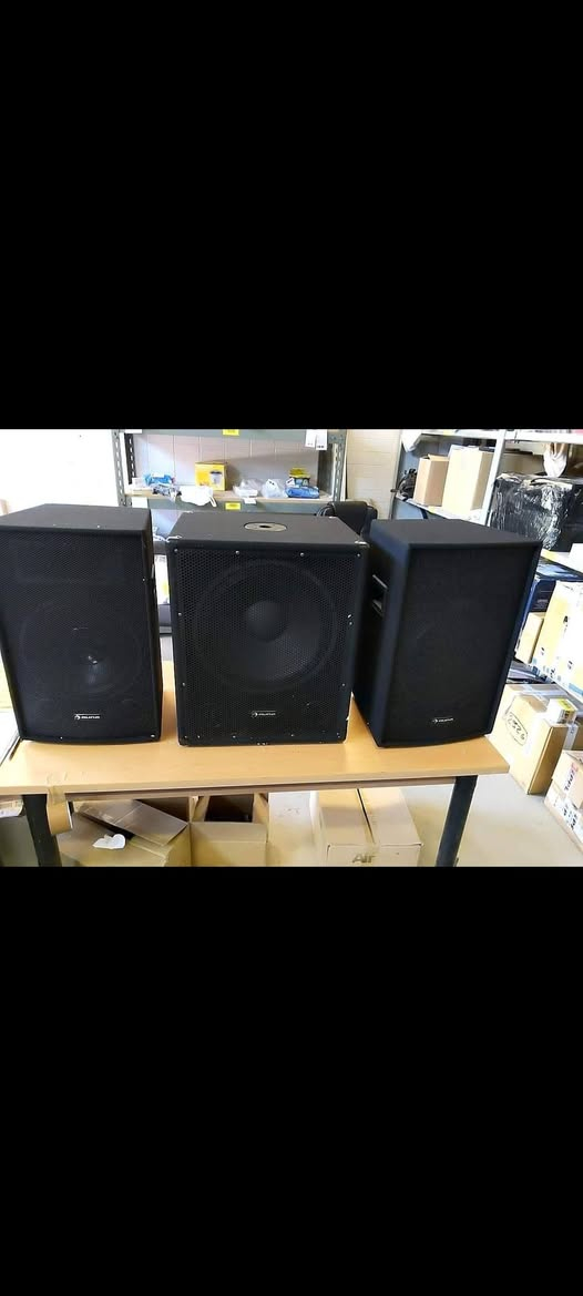 سستم صوت سماعتين 12 انش سماعه 18 انج مع باور في داخلها تغذي السماعتين


**إذا كنت صاحب هذا الإعلان وتريد حذفه لأي سبب، رجاءا أرسل رسالة إلى الدعم الفني**