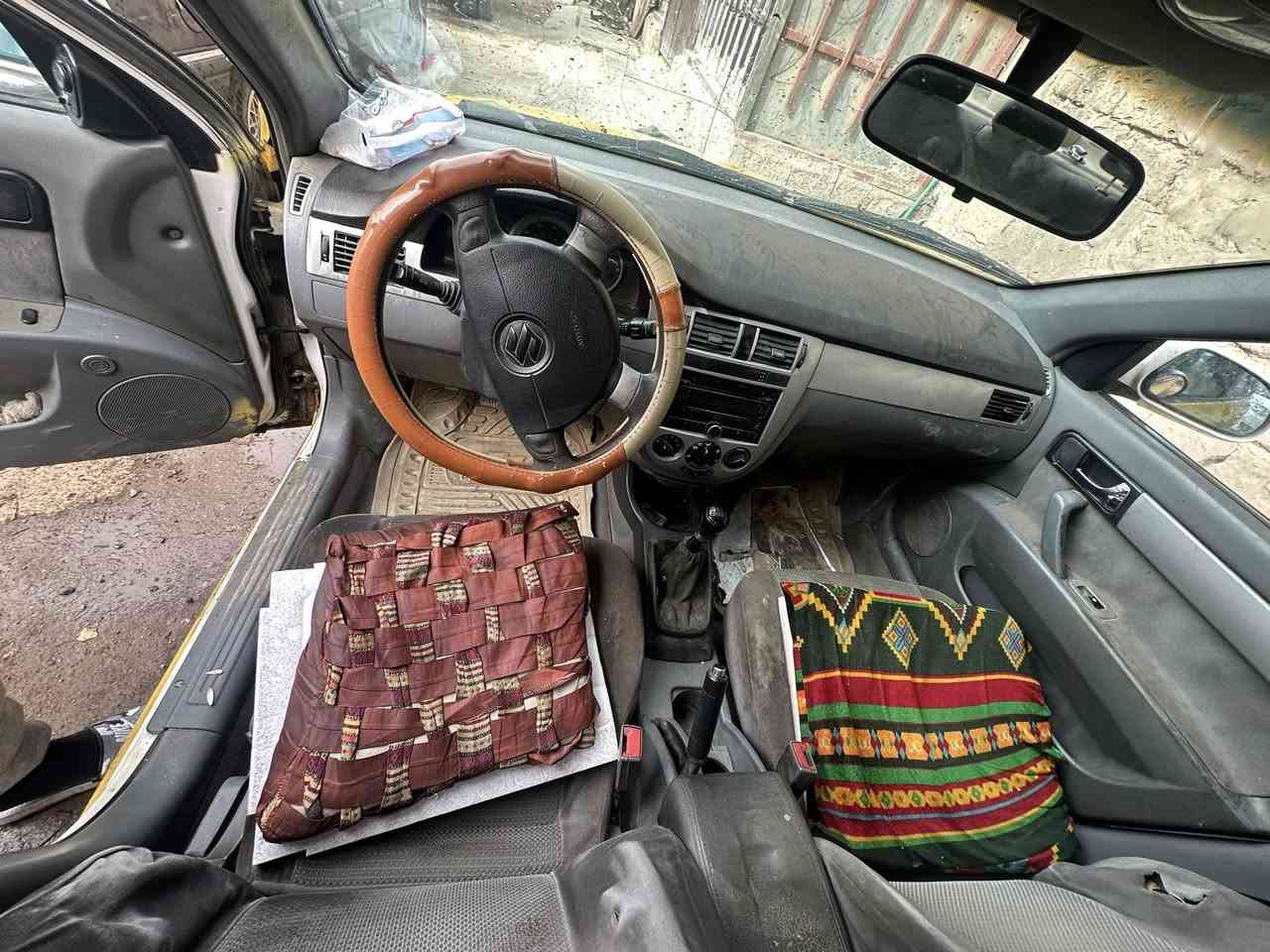 السلام عليكم  فورنزه موديل 2008اوارد امريكي سياره تبريد خير من الله ثلج  صدر امامي خلفي كله جديد وكاله تخم تاير جديد مكينه خير من الله شلعه ومعدل (كير عادي )بيه شويه بدايت تبخير قليل كلش كهربا ئيات كله شغاله سنتر لوك كله شغال سياره كبل لشغل (مكاني بغداد (الدوره )تليفون (***********)سعر(40وبيه مجال )
