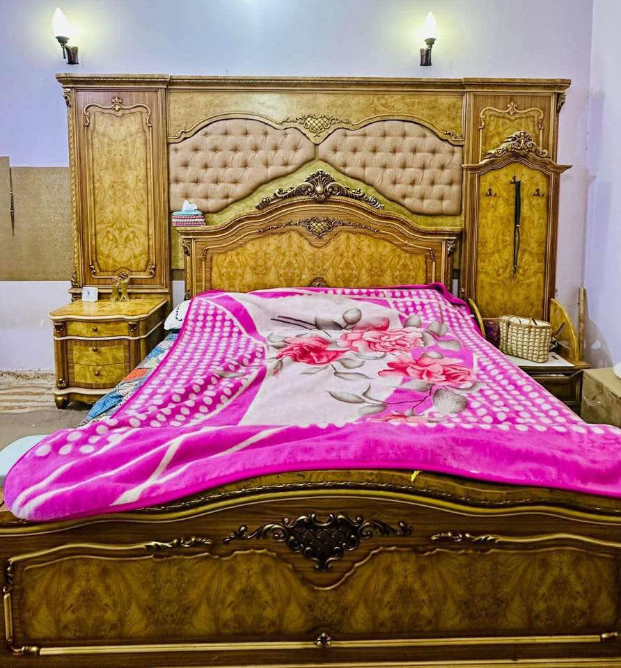 سلام عليكم غرفه نوم للبيع
تفاصيل 
موضح كلشي كدامكم عيوني 
***********
بي واتساب ممتواجد فيس وماسنجر 
تحياتي الكم
