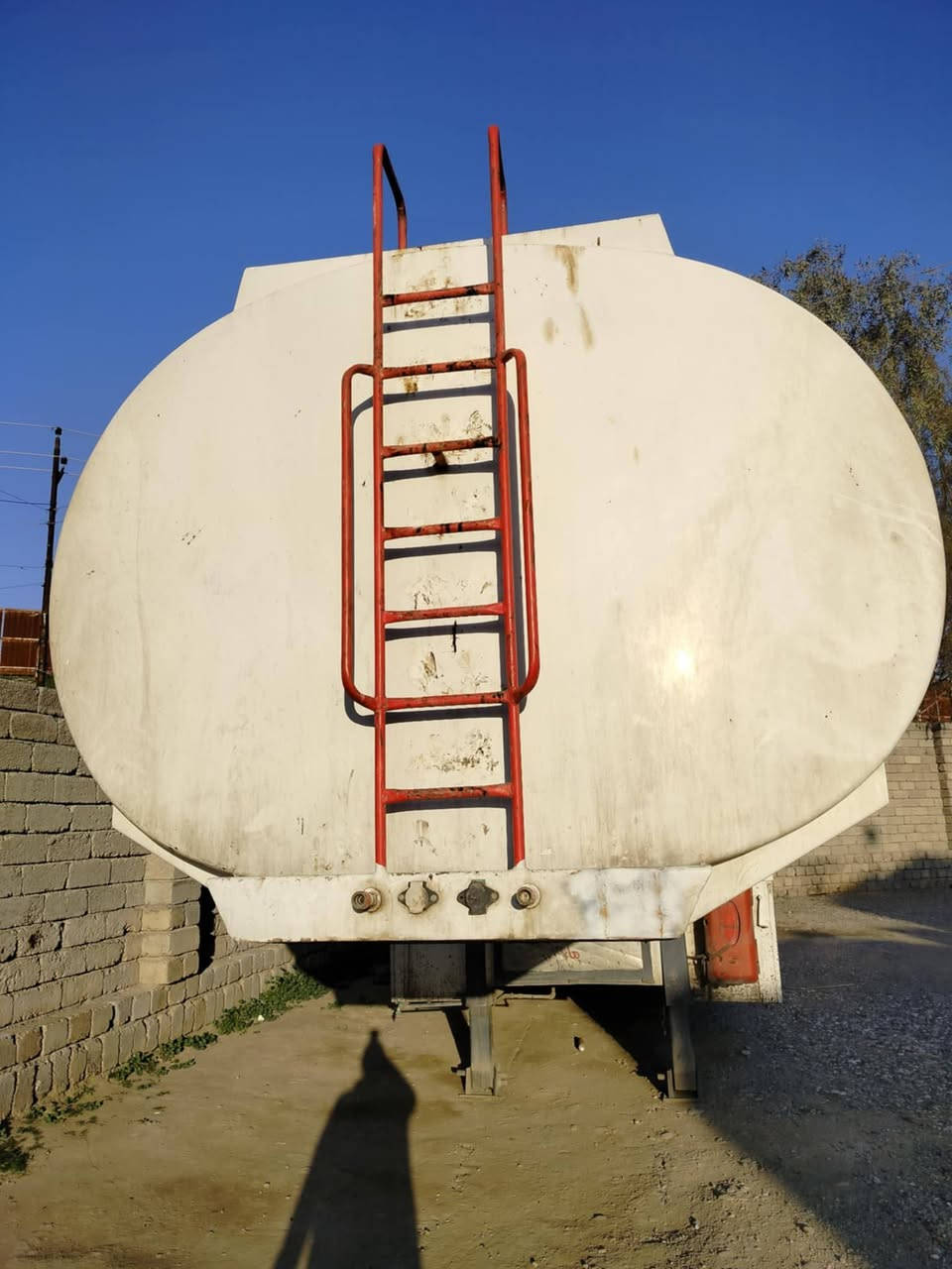 سلام عليكم صهريج للبيع فصال موصل جوبليس جاهز عل شقل السعر 70 بي مجال قليل ***********
