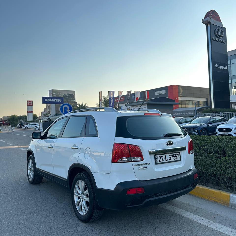 اللهم صل على محمد و ال محمد
سورنتو 2013 خليجي السياره مكفوله من الصبغ  مشي السياره 160 الف كيلو   اربعه سلندر 2400  دوش رقم اربيل تحويل ب اسمك ثاني يوم السياره جاهزه مابيها اي نقص وبالعافيه على الياخذها مكانها بغداد السعر  157 ورقة للتواصل واتساب ***********
