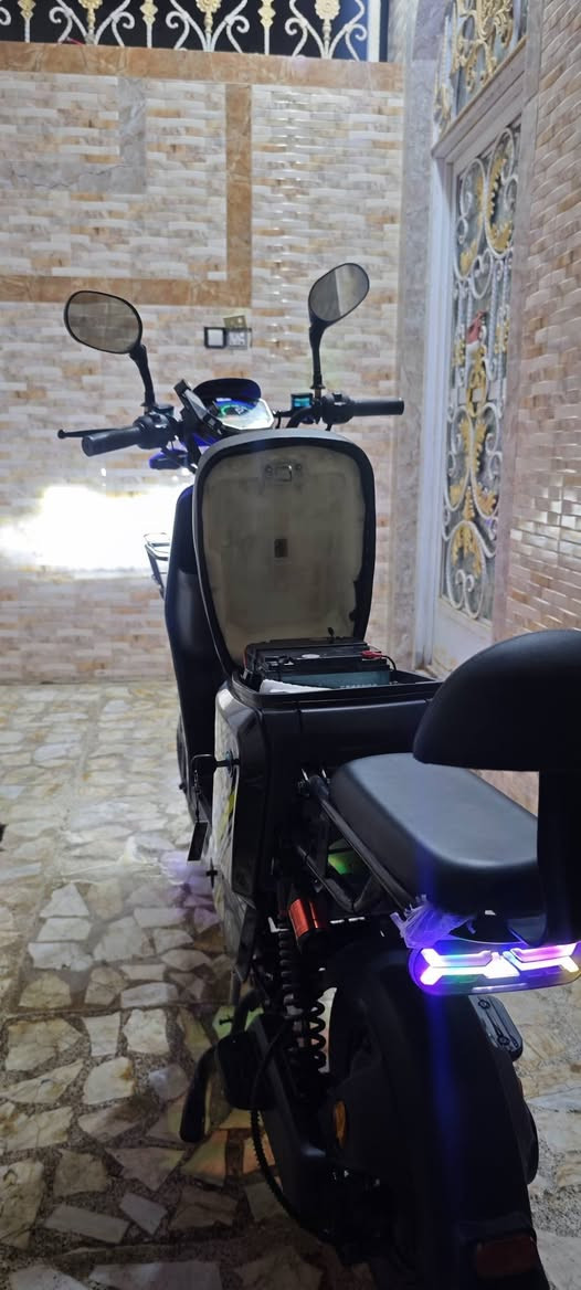 سلام عليكم ورحمه الله وبركاته 
باسكل شحن نوع R9
صارله 3 اشهر من طالعه من الوكيل وصل الشراء موجود 
موديل 2025
ملف الكبير 
5 بطريات كبار وشرط الفحص 
بيه نضام بك 
بيه نضام وقوف P
بلوتوث 
اشاير خلفي امامي 
يجي نضام بصمه وسويج وكارت 
الباسكل جديد كدام عينكم 
مكاني نجف حي السلام رايده ب 450 وبيه مجال 
***********
