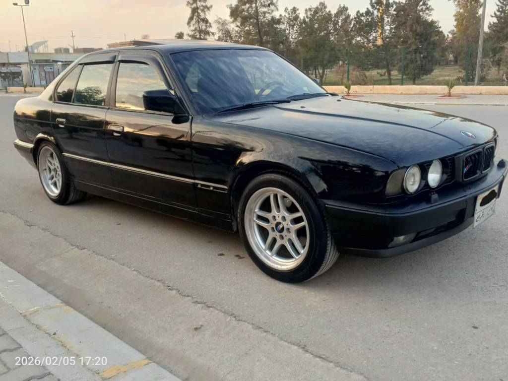 BMW
فول مواسەفات گێر تۆماتیک
مۆدیل 1992 مەکینە 535ی فەل گێرومەکینەی بەشەرت
بەشەرتی ئەوەلیاتە
سعری 38وەرەقەوکەمێک مەجال
***********☎️
***********☎️
شوێن هەولێر
بۆ زانیاری زیاتر پەیوەندی بکەن أربيل, العراق
