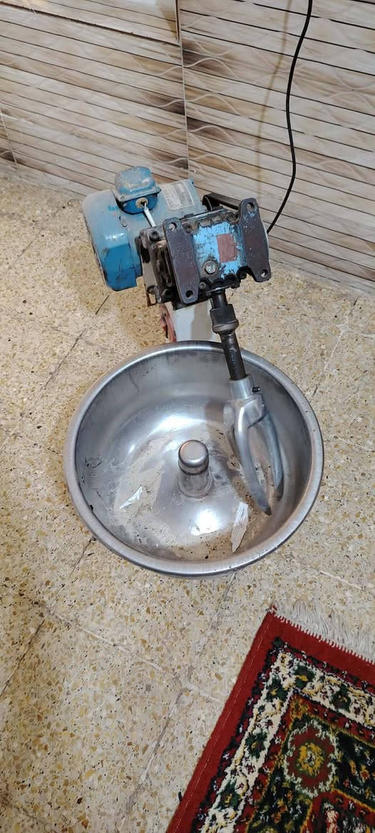 السلام عليكم 
عجانات اثنين للبيع كبيره وصغيره 
الكبيره 450وبيه مجال والصغيره 200
اتصل وبيك خير ودلل ***********
