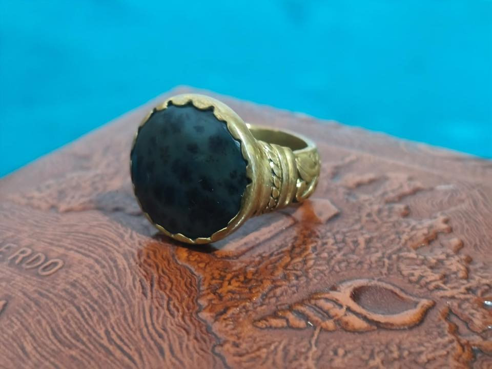 السلام عليكم ورحمة الله وبركاته 
اخوان خواتم للبيع كلمن وسعره
اي استفسار ع خاص


**إذا كنت صاحب هذا الإعلان وتريد حذفه لأي سبب، رجاءا أرسل رسالة إلى الدعم الفني**