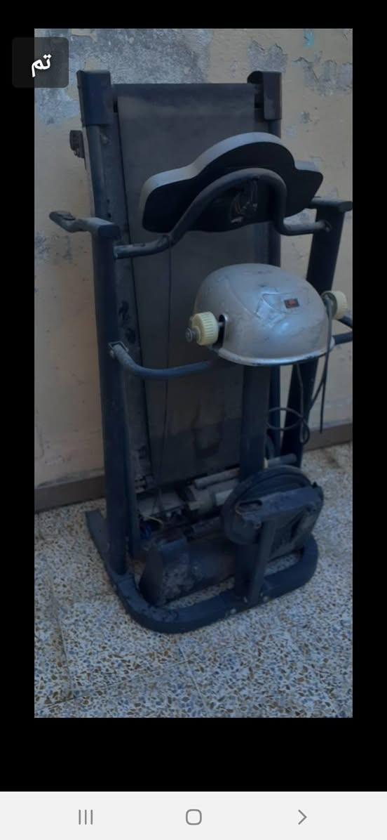 سلام عليكم جهاز ركض للبيع الشاشه تشتغل والقايش يشتغل بعد فتره القايش وكف بس الشاشه تشتغل للبيع  50 الف تواصل ***********
