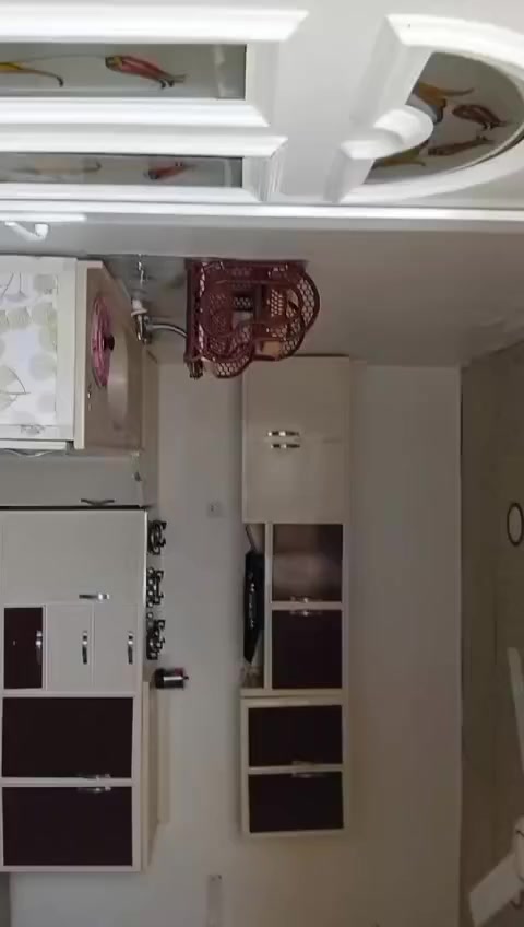 السعر 20 مليون 
بيت للبيع في ملك شاه 
مقابل كراج بغداد 
بيت دور حكومي 
غرفة وحده 
استقبال 
هول 
مطبخ 
صيحات 
مخزن 
حديقه جبيره 
200 متر 
للتواصل ***********
