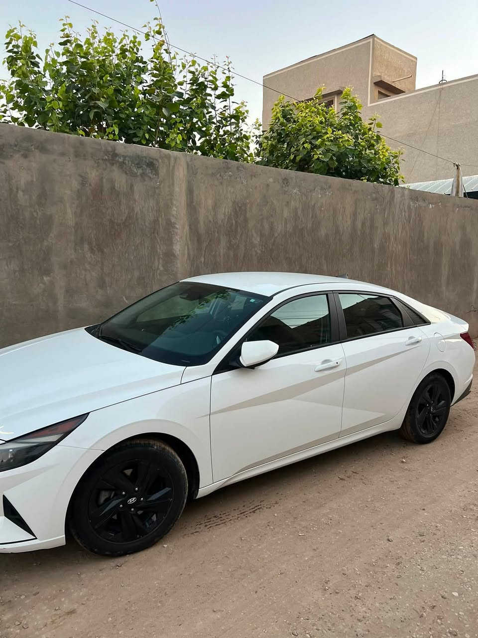 النترا هايبرد 2023ماشيه 53
بيه قطعتين صبغ سعره 145وبيه مجال
ما احب اخرط الموصفات بس نقص بالموصفات مالته تحكم مقاعد وفتحه واشاير بالمري 
مكاني بابل حي الزهراء ***********
سعره 145وبيه مجال
وصور الحادث والسونار موجود
