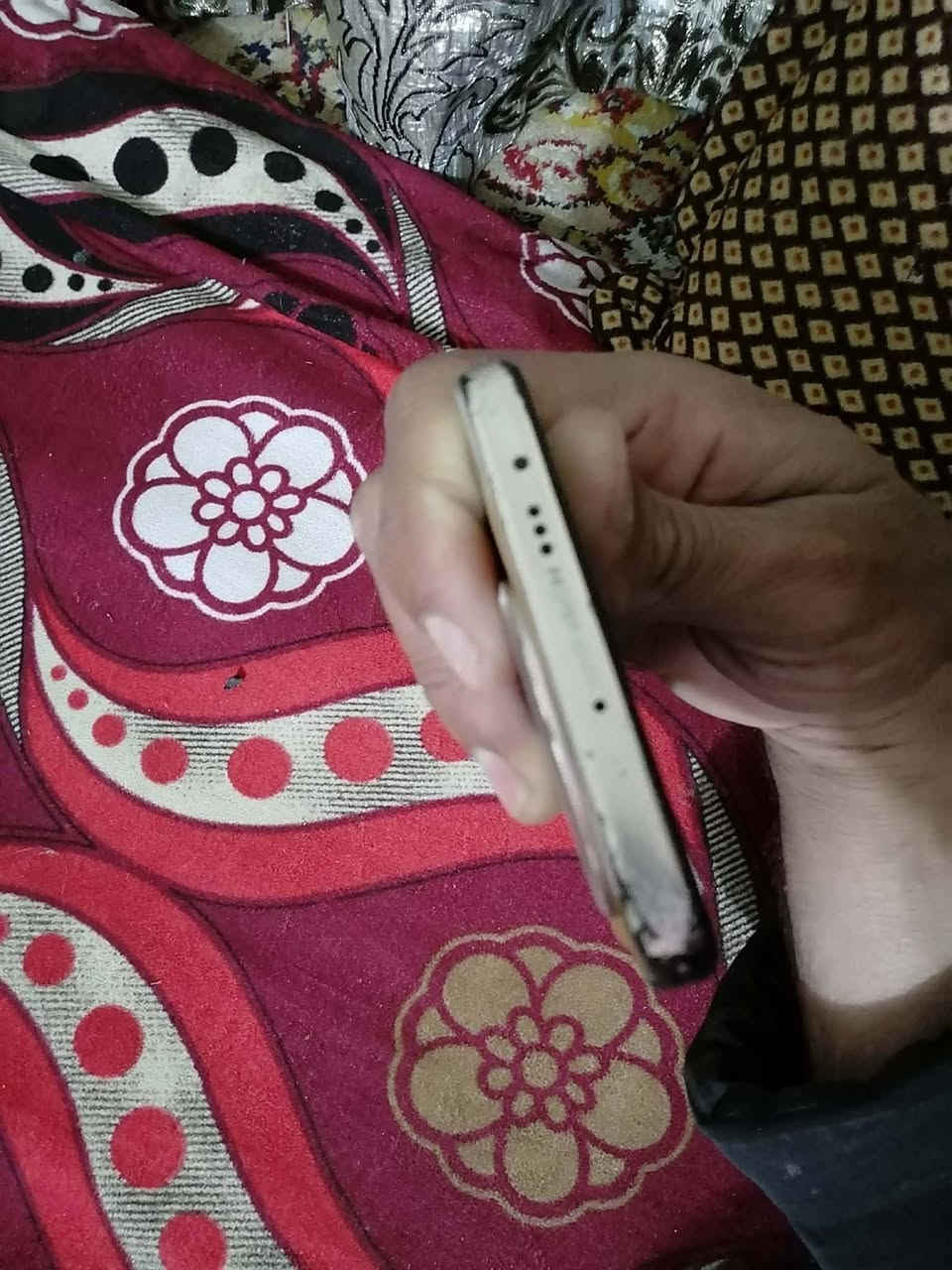 كامون ٣٠ للبيع ذاكره ٢٥٦ فقط ضهر شاصي شويه جاردات  مكاني بل يوسفيه قصر الاوسط سعر ١٠٠ وبي مجال بسيط


**إذا كنت صاحب هذا الإعلان وتريد حذفه لأي سبب، رجاءا أرسل رسالة إلى الدعم الفني**