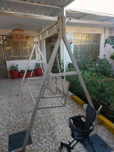 مرجوحه اصليه شغل قديم وحديد ثقيل المكان حي أور سبع قصور شارع ابو علي واتساب *********** اتصل واني بخدمتكم
