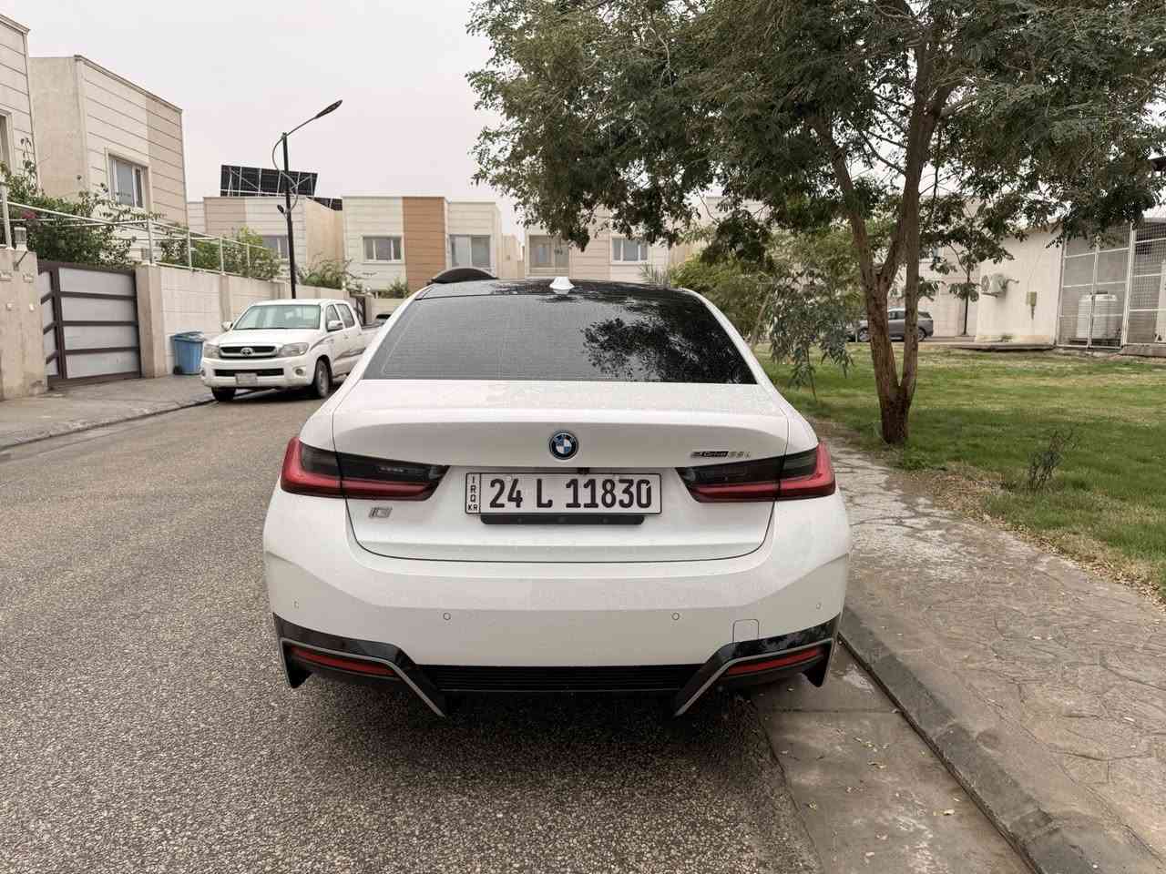 بي إم دبليو 3i 35L 2024
السلام عليكم السيارة معروضه للبيع
كهربائي بالكامل رقم دهوك
ماشي 18 الف كيلو متر
مواصفات السيارة :
حجم البطارية  70 كيلو واط
قوة الماطور 210  كيلو واط (286 حصان)
تسارع السيارة 6.2 ثانية
تمشي بالشحنه الوحدة 520 كيلو حسب الضروف
فتحة سقف بنوراما
ابل كاربلاي
بيها منفذين للشحن السريع DC وللشحن البطيء المنزلي
باقي مواصفات البي ام المعتادة من تحكمات الستيرين وتطبيقات الشاشة الخ..
السيارة مغلفة PPF بالكامل ومضللة مع وجود كرت تضليل من الاقليم
مابيها اي صبغ ولا حادث السيارة وارد صيني
حاليا مكان السيارة في كربلاء
*********** لمعرفة السعر يرجى الاتصال وشكرا
