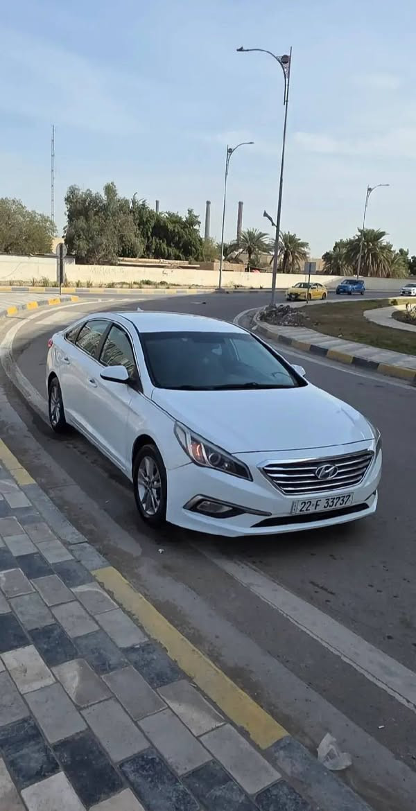 سوناتا 2016
امريكي 
محرك 2400 GDI
بيها قطعتين حادث امريكا 
وهنا بالعراق بيها قطعه صبغ
سعر 115 وبيها مجال
***********
مكانها ديوانيه
