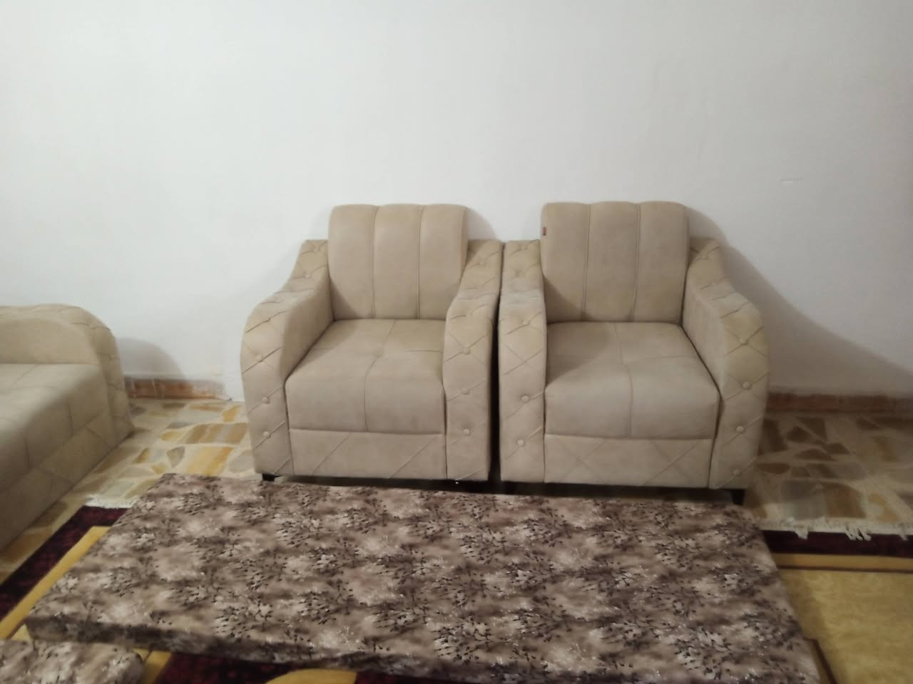 تخم مكون من ٥قطع السعر 150
غسالة اخت الجديدة السعر 150
العنوان :رمادي التأميم 
للتواصل :***********
