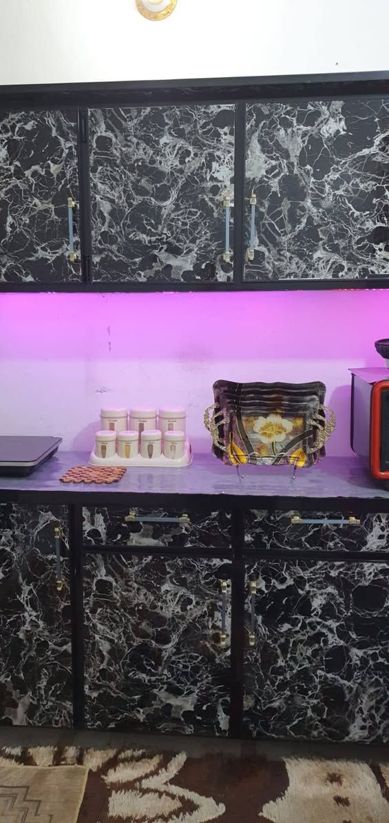 كاونتر للبيع سعره 350 مكانه جسر الشريف بعقوبه ديالى هذا الرقم***********
