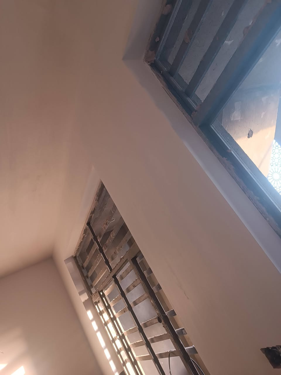 سلام عليكم خلفه جص و بورك متفرغ واتساب ***********
