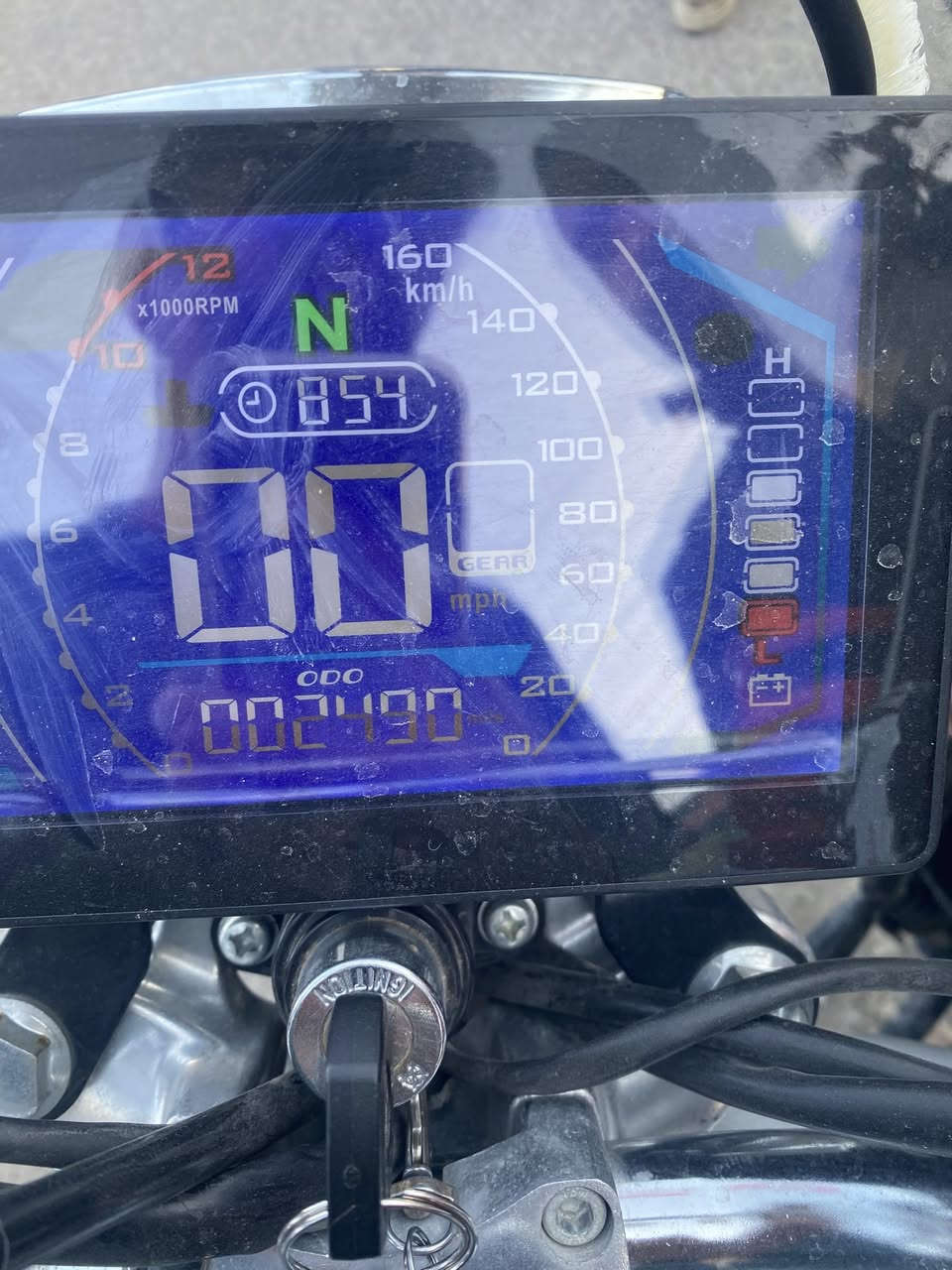 السلام عليكم ايراني موديل2025للبيع مكينه سوده دراجه خير من الله بعدهي زيرو دراجه بيه درع وجامه ومصدات سعر ٩٠٠مكان بغداد الحسينيه مال راشديه رقم ***********
