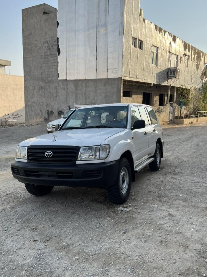 2001تاك كوشن و قه باغ سه لاجه سه ياره كه كارت و ساردى نيه پارجه يه كو په له يه كى بؤياخه من به دو پارجه ئه يفرؤشم سه نه وى ساليكى ماوه هه مو گيانى به شه رت له ٢٠١٧لاي خؤمانه ***********
