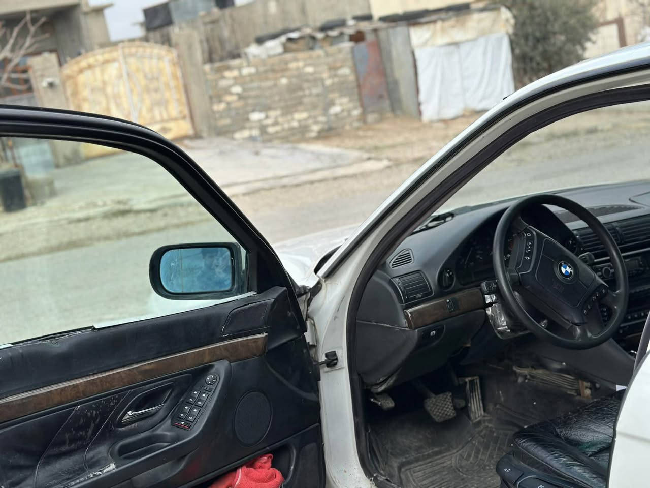 بی ئیم مودیل 1997  v8  كير مكينة  شرت  لا دعم  تبریت شغال تایرات جدید رقم موصل  سنويه جديد  سعر 65 وره قه  مكان عقرة رقم  موبايل ***********
