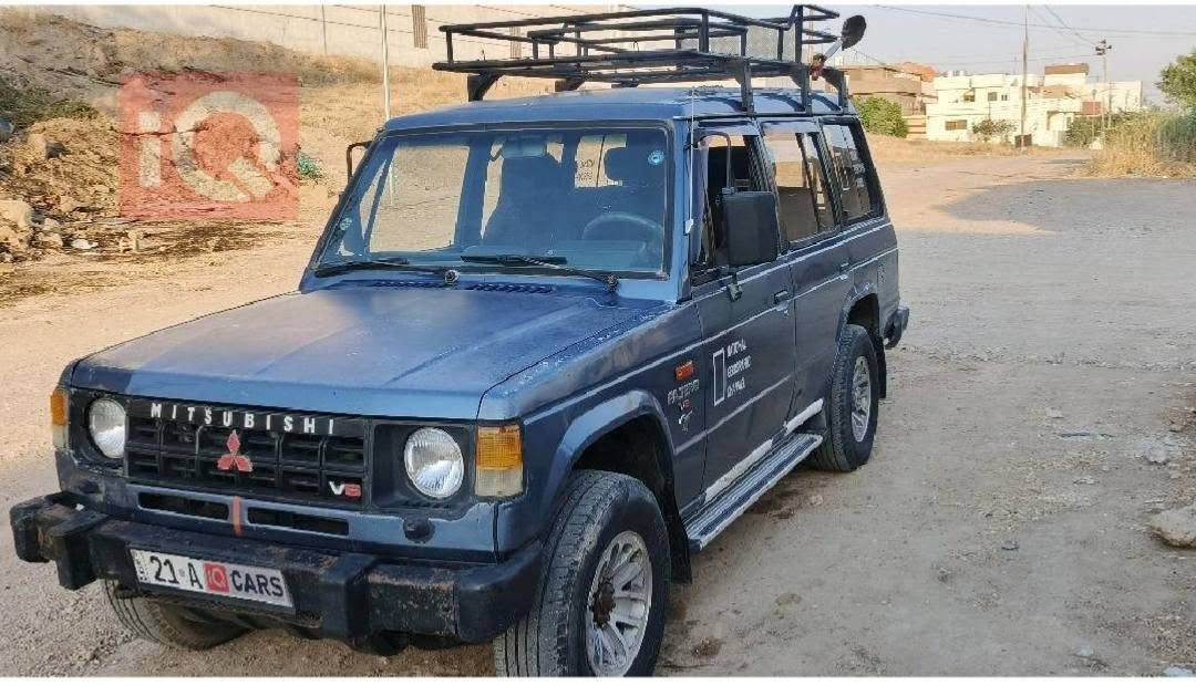 باجيرو 1990 
گير محرك بلاد جدد 
4x4 شغال 
جام كهربائي 
سقف سلايد
كهربائيات كلة شغال 
*********** كركوك, العراق
