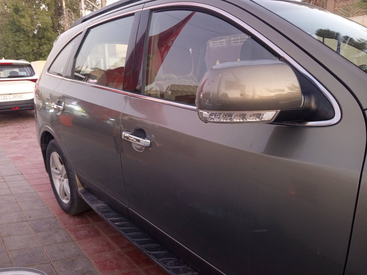 هونداي فيركورز 2007 فول مواصفات عدى البصمه وبيها منظومة غار جديده 
وبيها عطل بفنجان الكير السعر 85 ورقه و السنويه باسمي وبيها مجال للشراي يتصل بالرقم ***********
وبالخدمه....غير متواجد بالفيس أو الواتساب
