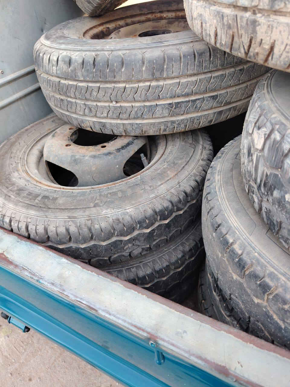 السلام عليكم يوجد اطارات كله كوري قطع بأنواعه بنكو وعموشه وفنتيره وبنكو تري يوجد 12 و14 و15 و13 مكاني بغداد الشعله قرب السجه مال سلاميات خدمات عمو هاتف ***********
