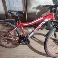 بايسكل جبلي لون احمر فول نضافه بريك امامي خلفي شغال سعر 75 وبي مجال قل...