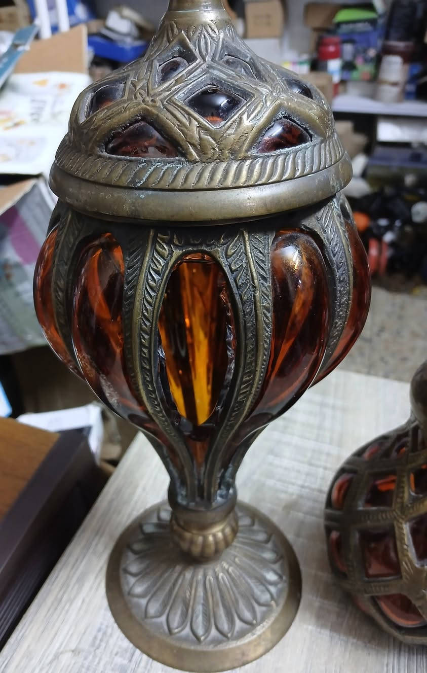 قطع نحاس ثقيل وحدة من الكبار بيها ضرر في الزجاج والصغيرة بيها ضرر ما مبين


**إذا كنت صاحب هذا الإعلان وتريد حذفه لأي سبب، رجاءا أرسل رسالة إلى الدعم الفني**