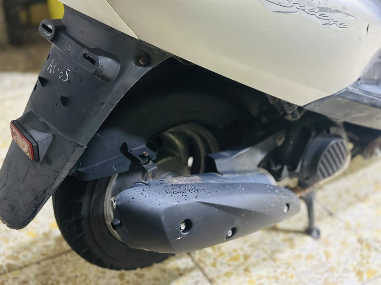 سلام عليكم
دراجه بريز اللبيع مال ربه برغي مامفتوح بيه مكفوله 
دراجه كله شغال مابيه اي شي نقص ولا يرادله شي 
بس لكفر لامامي بدل 
السعر750وبيه مجال 
المكان بغداد المدينه الصدر 
الرقم الاستفسار ***********
