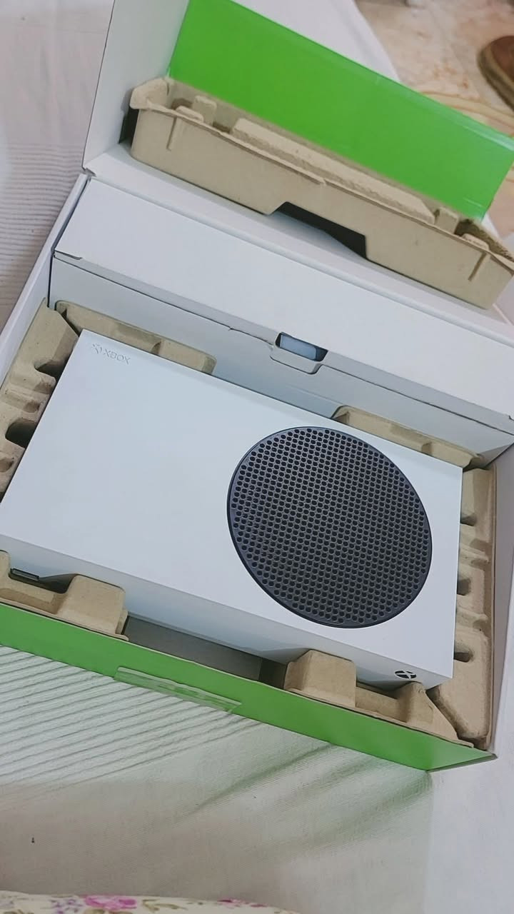 اكس بوكس سيرس اس نضيف اخو الجديد سعره ٤٠٠ مع قاعدة البلي و مع UBS


**إذا كنت صاحب هذا الإعلان وتريد حذفه لأي سبب، رجاءا أرسل رسالة إلى الدعم الفني**
