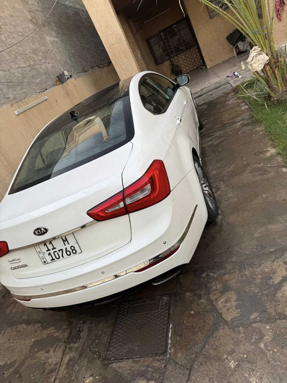 السلام عليكم 
كادنزا 2015  امريكي  بيهة 3 قطع صبغ فقط بدون دواخل 
فول مواصفات 
المواصفات 
6 سلندر 3300
بصمه تشغيل 
بصمه ابواب  +جنطه
بانوراما 
كشنات جلد 
كشنات تدفئه-تبريد
كشنات الامامي كهرباء 
برده خلفيه 
لد امامي 
كشن خزن 
كامره خلفي
حساس خلفي 
تحكم ستيرن متكامل 
تبريد قطعتين 
تبريد بيانو  
تدفئة تبريد ستيرن
مري قلاب +اشاره
ماشية : 135mi
مناقصها اي شي
السيارة بإسمي رقم بغداد دولي 
السعر : 135 ورقة وبيها مجال

مكانهة بغداد الزعفرانية
***********
