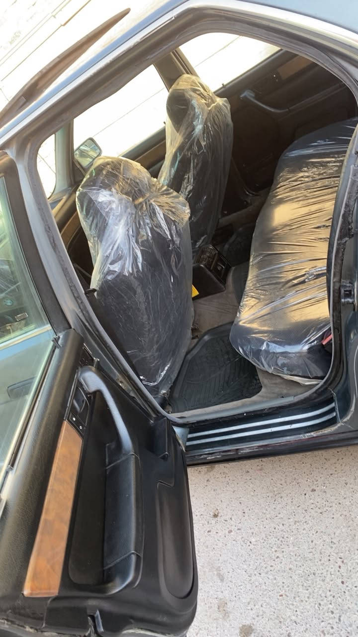 للبيع بي ام حجم 735محرك ٦ موديل 1991كير مكينه جديد تبريد كامل تاتفه  كشن جلد كهرباء  غرفه صاج فتحه شغاله رقم بغداد وسنويه جديده لايت شاده زنون سلايت شغال   سعر 38 ورقه مكاني بغداد ***********
