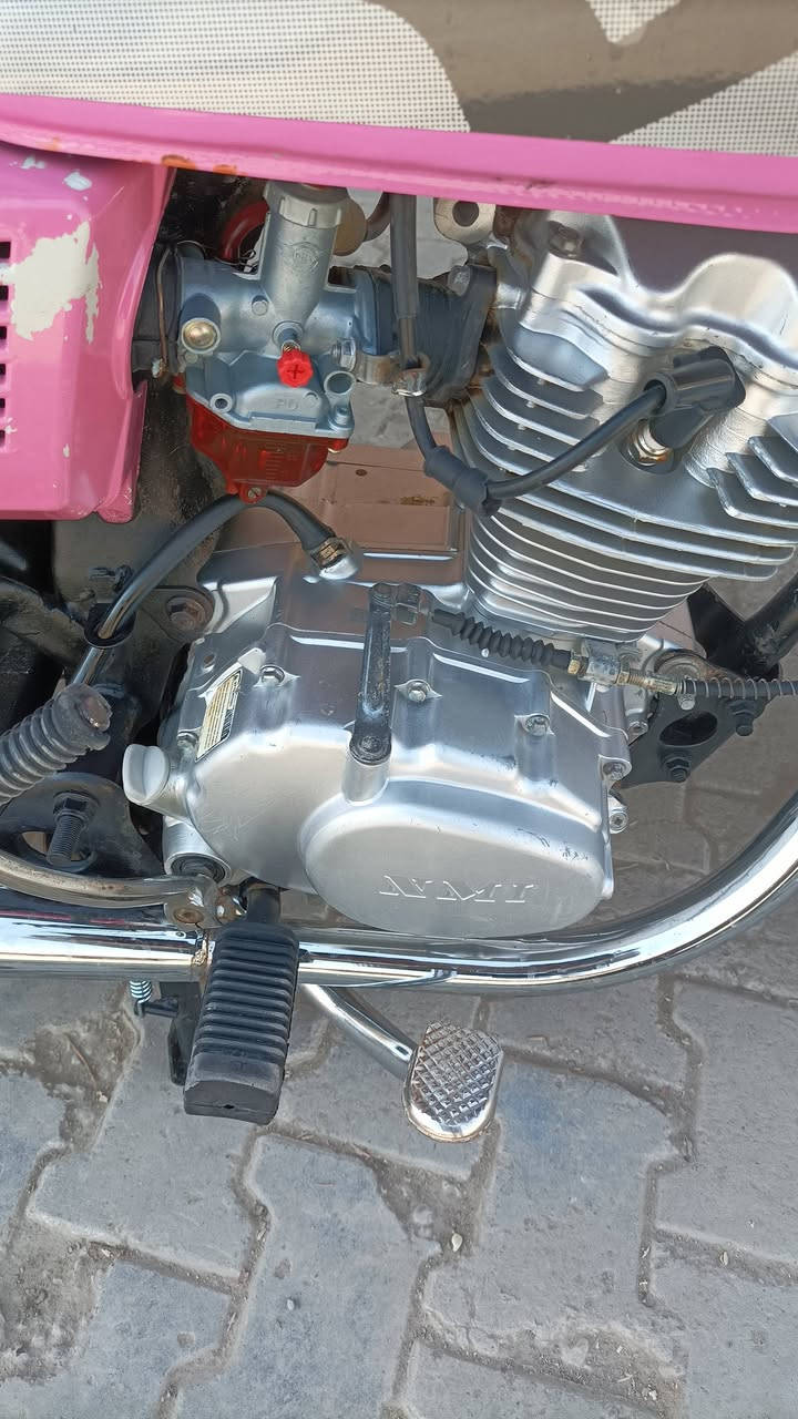 سلام عليكم درجه للبيع ارشة موديل 2015 ومعمره تعميره موديل 2023 مكينه مال نامه اوراق  اصوليه تخم كهربايت كله شغال تيرات جدد وياله جدد مكينه مامفتوحه خير من الله والنضافه شرط نفس الصور مكانهه الديوانية الشراي يتصل ويدلل ***********
