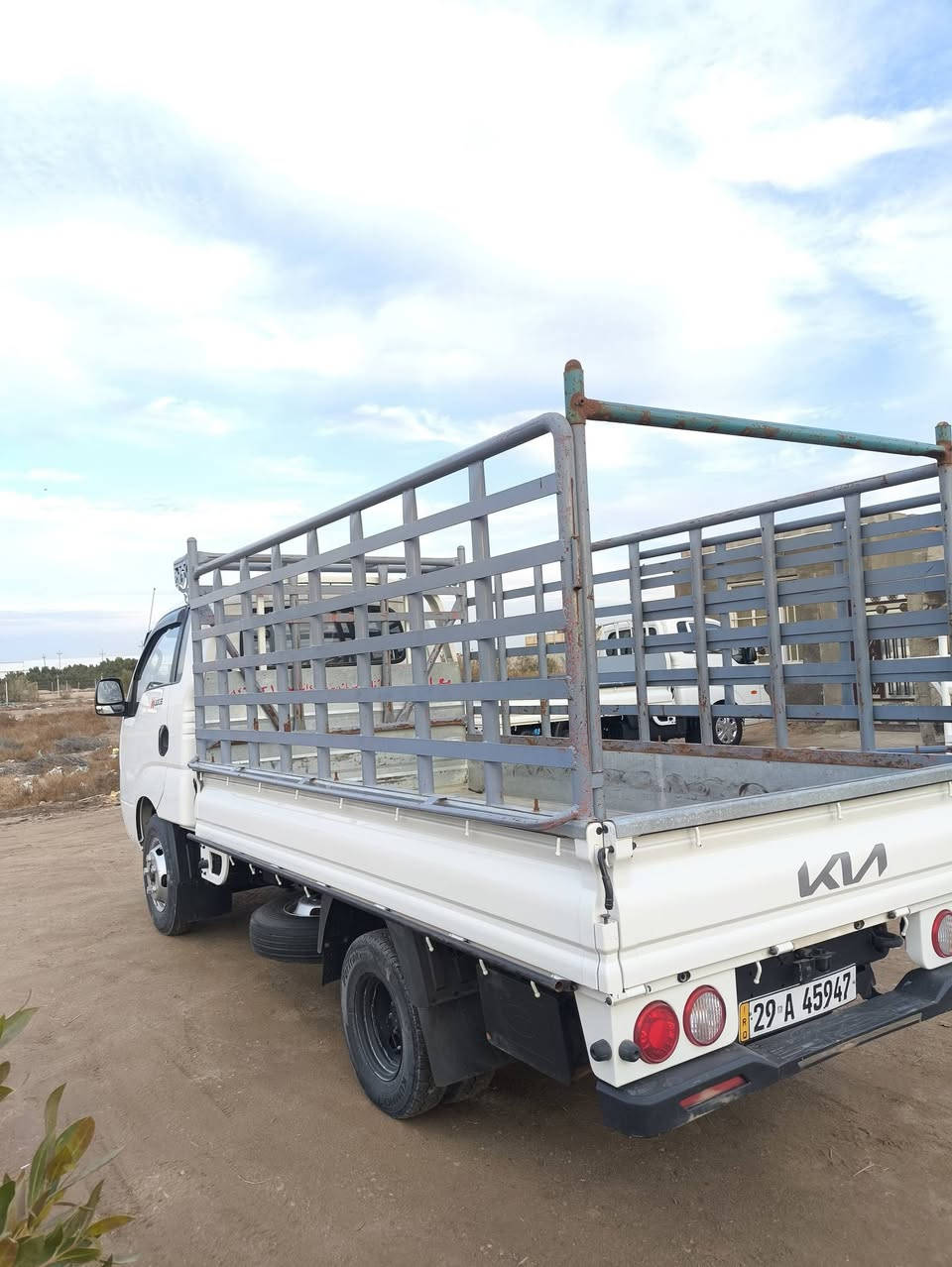 سلام عليكم كيا فحل موديل2025 كفاله عامه 
ماشيه 20الف رقم واسط انكليزي ب اسمي 
تانكي كاز محور 120لتر الغرفه الداخليه مدوشمه مال مسكر بالكامل 
العنوان واسط.. 
للستفسار أكثر اتصل.. 
رقم الهاتف.. ***********
