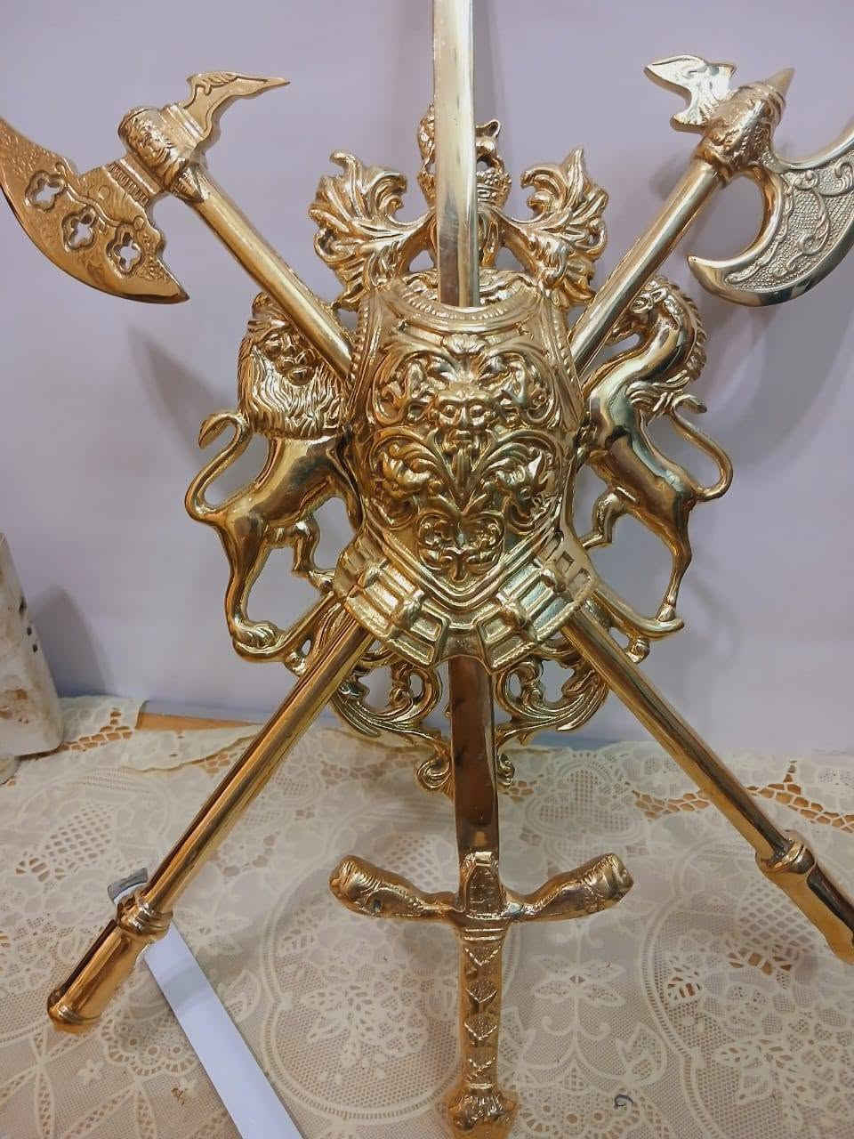 درع محارب نحاس
الدرع به عدد ٢ بلطه اطوال ٤٠ سم وسيف في الوسط بطول ٤٠ سم ويوجد مكان للتعليق تحفه في التفاصيل  وفنش عالي جدا


**إذا كنت صاحب هذا الإعلان وتريد حذفه لأي سبب، رجاءا أرسل رسالة إلى الدعم الفني**