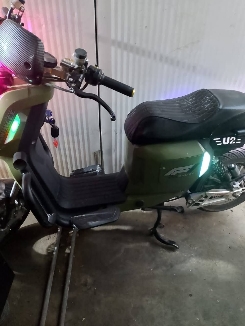 سلام عليكم دراجه شحن للبيع ملف 3000 مزوده من الشركه 
6 بطاريات اشاره يمنه يسره دبل اشاره الدراجه اربع سرع لايت LD عالي ناصي بريك دهن الشحنه الوحده تمشيك 50 كيلو يعني دراجه حلوه ونظيفه سعره (مليون وبيه مجال) موجود خاص


**إذا كنت صاحب هذا الإعلان وتريد حذفه لأي سبب، رجاءا أرسل رسالة إلى الدعم الفني**