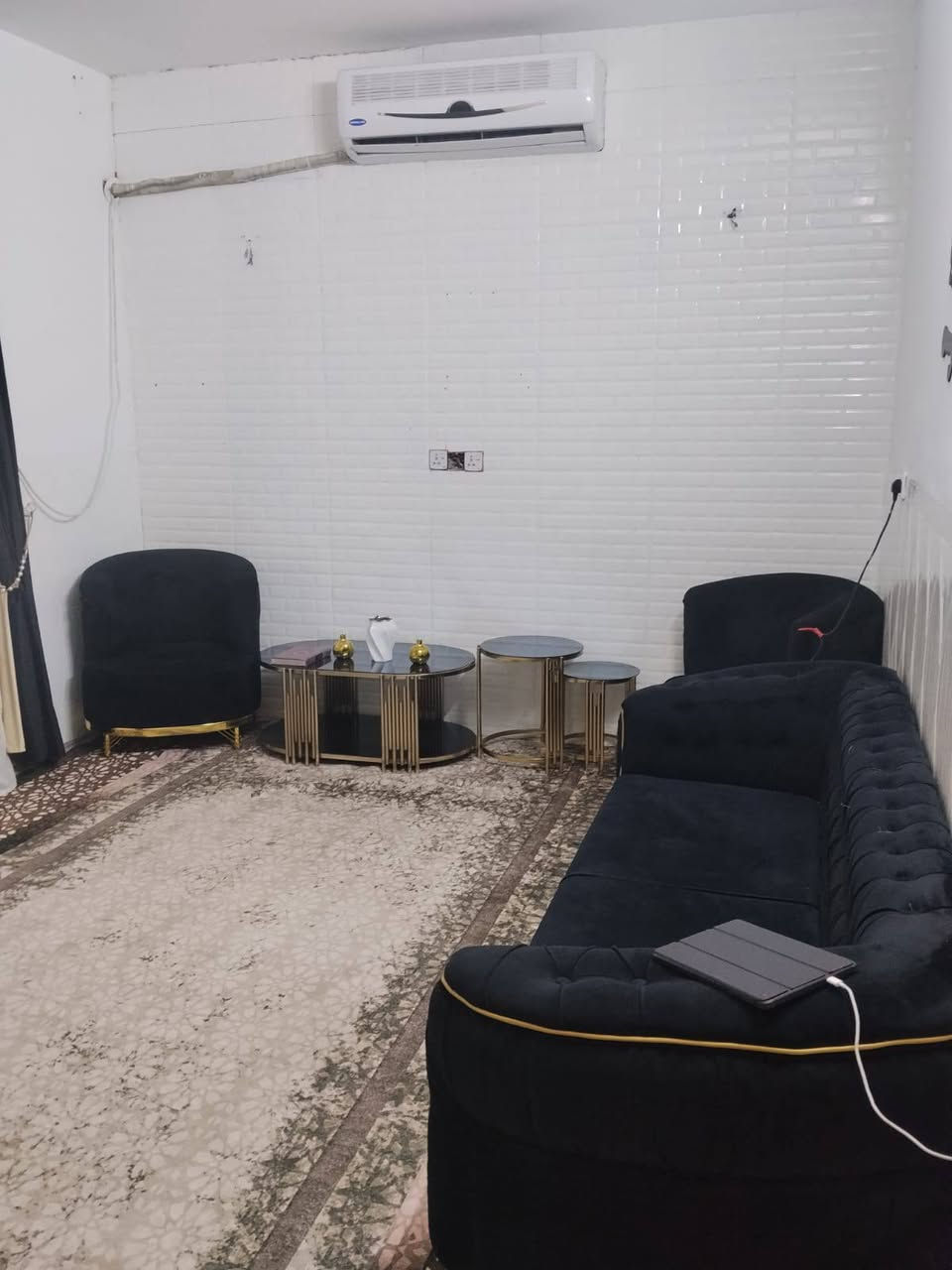 دار للبيع بغداد جسر ديالى العريفية حي الزهراء
المساحة 130m² الواجهة 10m النزال 13m زراعي سند 25  يحتوي على مطبخ واستقبال وصالة وخدمات وغرفة نوم والطابق الثاني يحتوي على غرفة واحدة كبيرة وصالة
السعر 98 مليون وقابل للتفاوض .
دار للبيع بغداد جسر ديالى العريفية حي الزهراء


**إذا كنت صاحب هذا الإعلان وتريد حذفه لأي سبب، رجاءا أرسل رسالة إلى الدعم الفني**