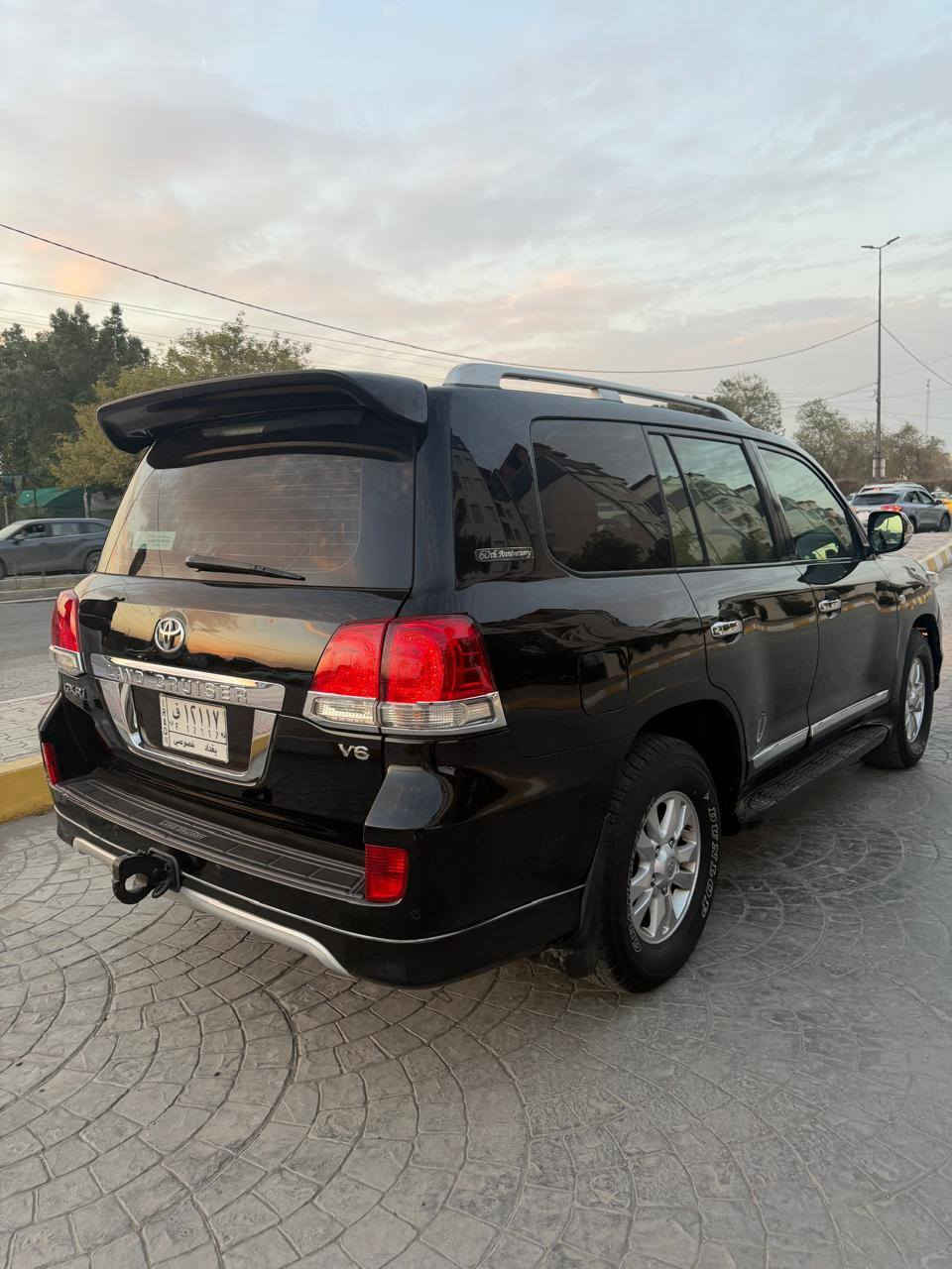 سلام عليكم لاندكروز ٢٠١١ سيارة اصل ستينية لون اسود فول كفاله عامة من الحادث والصبغ والفتح كير محرك كفاله تخم تاير بدون اي نقص جاهزه مكانه بغداد البياع اي استفسار *********** اتصل أو واتساب بيع أو مراوس حسب القناعه
