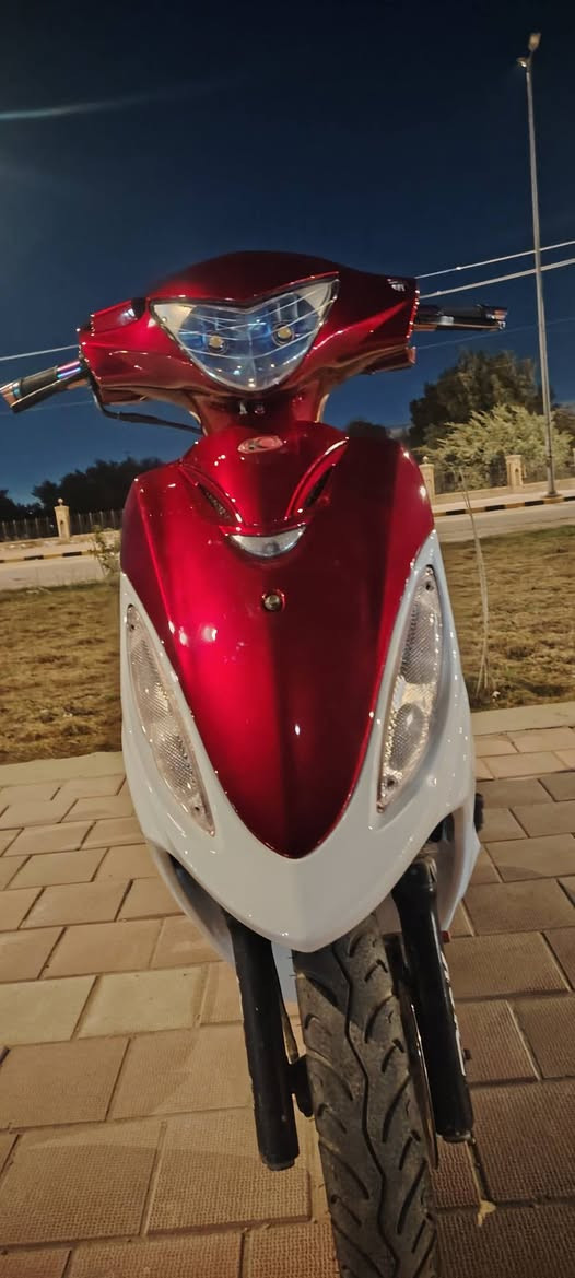 السلام عليكم 
كامكو جي فور للبيع كهربائيات كامله نكره سلف بأي وقت شلعه ومعدل فووول نضافه الدراجه بييه تزويد خفايف
صالنصه تاكمورو 2016 اصلي
قبق مروحه رياضي
يدات سكليتر رياضي
قطره رياضي
تايراته جدد نضيفات كهربائيات فووول الدراجه كامله مكمله ما عايزه اي شي السعر 400 وبيه مجال قليل المكان نجف حي ميسان *********** متواجد خاص
