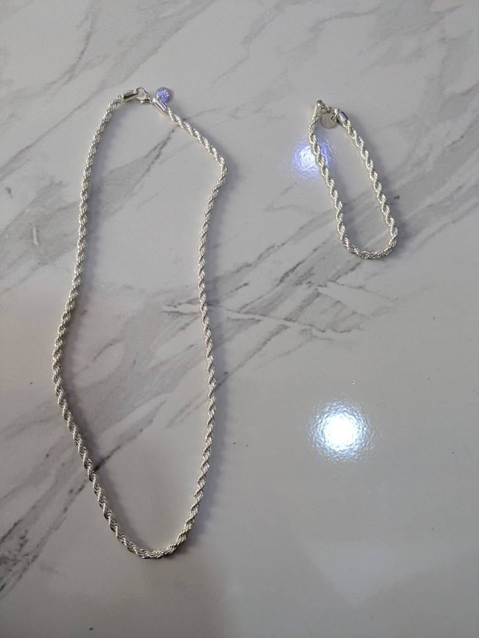 سيت كلادة وسوار مختوم 925 رجالي ونسائي اليفيدة يدفعلنا بي سعر وياخده


**إذا كنت صاحب هذا الإعلان وتريد حذفه لأي سبب، رجاءا أرسل رسالة إلى الدعم الفني**