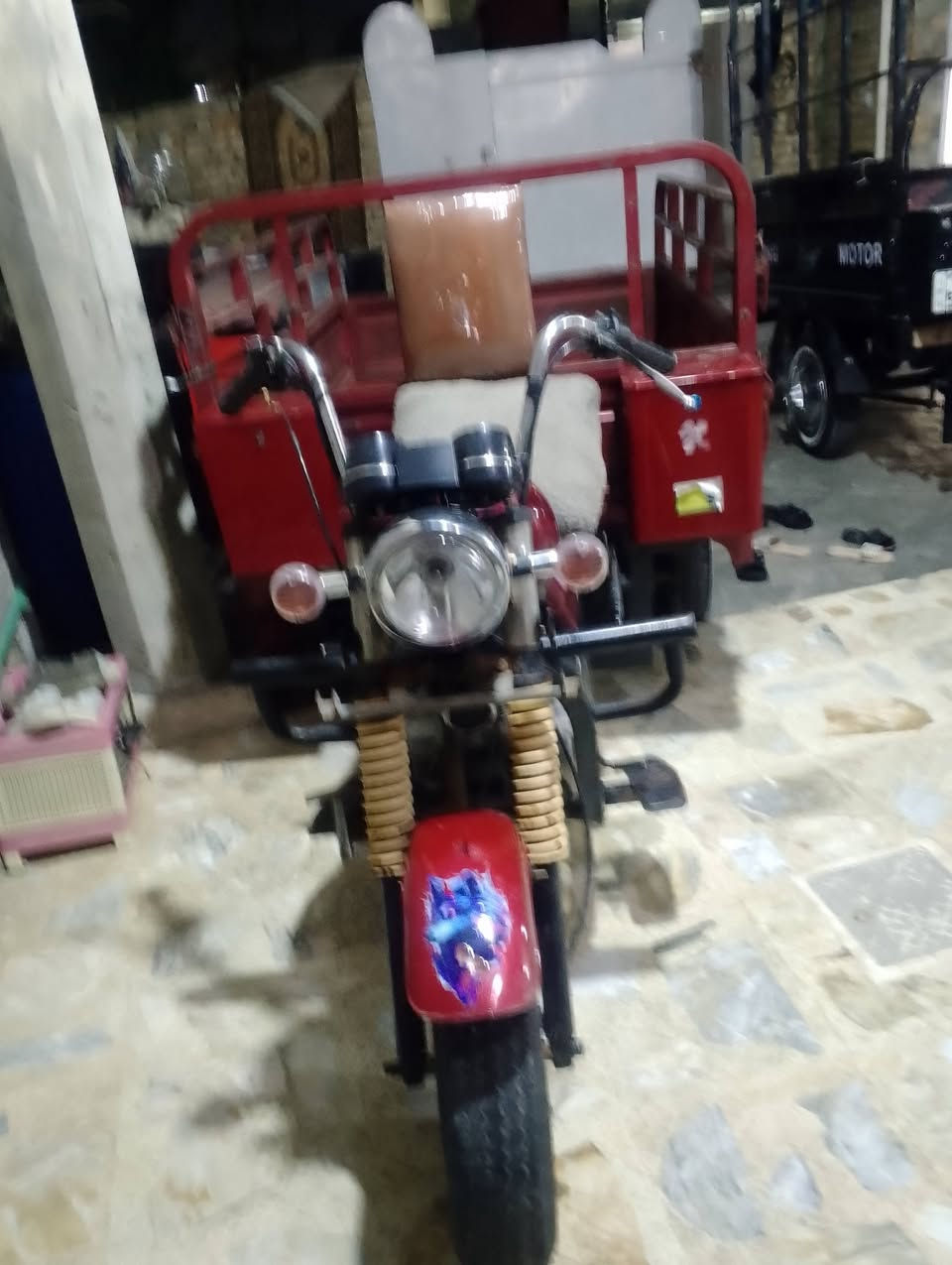 السلام عليكم ستوته دايوان للبيع موديل 18 مكان بغداد المعامل رقم الهاتف ***********
